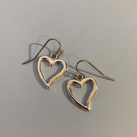 NEW!💙💎GORGEOUS HEART SHAPED EARRINGS!💎💙ADORABLE! FREE GIFTS & GIFT WRAP TOO! - Picture 9 of 10